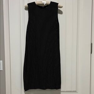 Theory Size 8 Pinstripe Sleeveless Shift Dress.